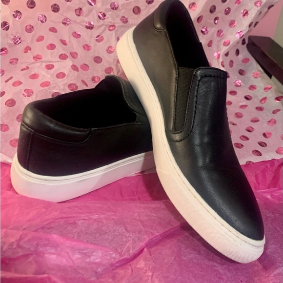 Kenneth Cole slip on low platform shoes 💋 - Picture 5 of 8